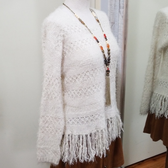 Renee C Ivory Fuzzy Knit Fringe Hem Sweater S - Picture 6 of 8